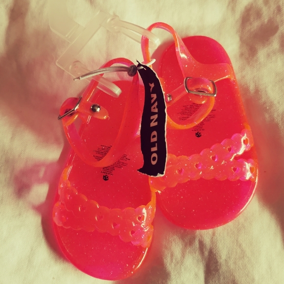 Two pairs old navy baby girl sandals - Picture 7 of 7